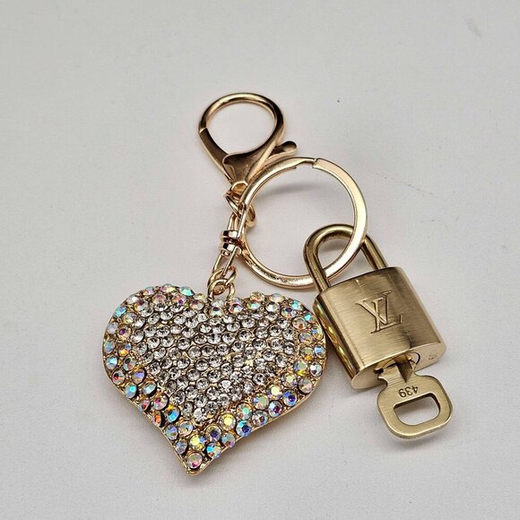 100% Auth Louis Vuitton Lock & Key with unbranded Bagcharm, Keycharm, Keychain - Picture 3 of 8
